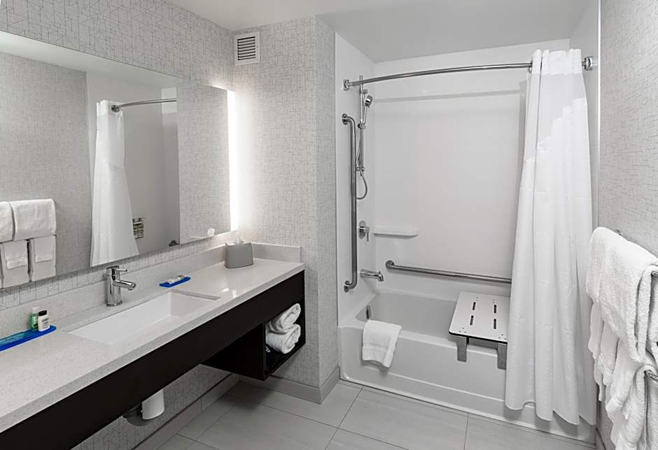 Holiday Inn Express & Suites Saskatoon East - University By IHG