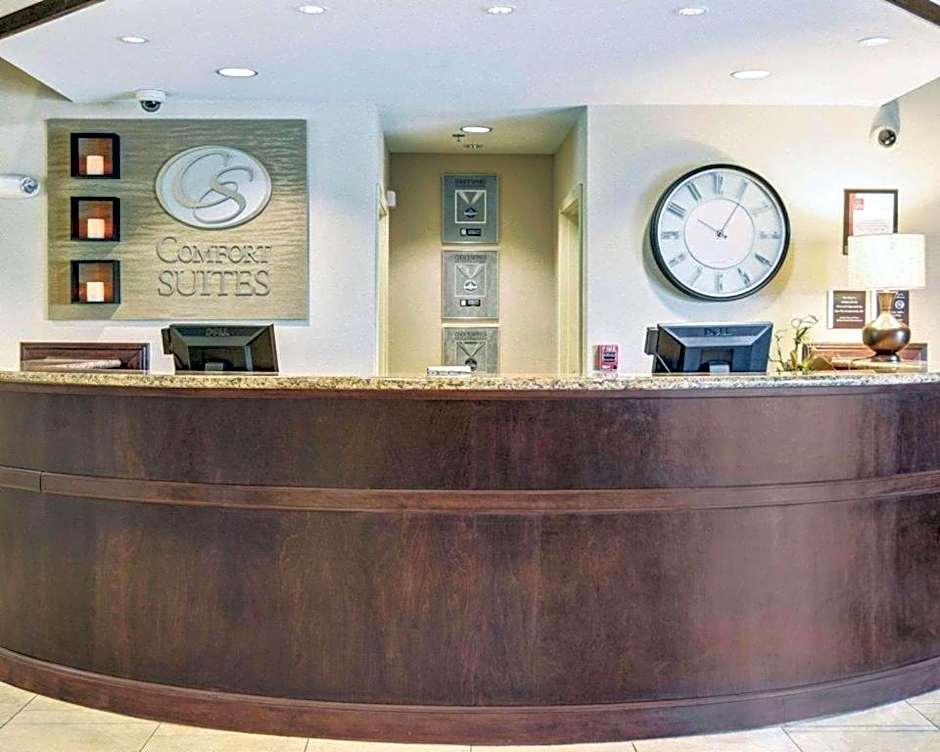 Comfort Suites near Hot Springs Park