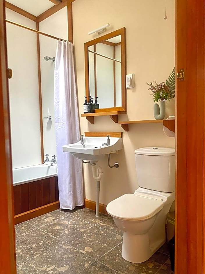 Lake Brunner Eco Lodge