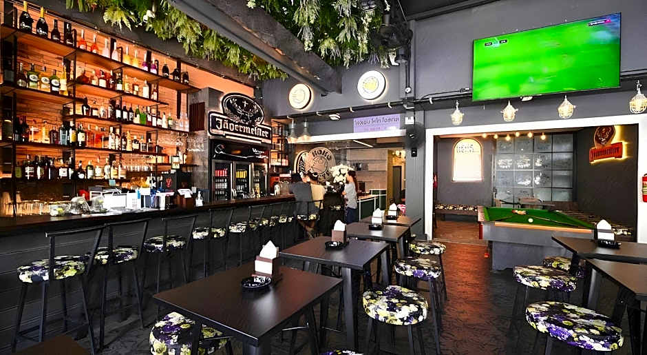 KOKO Party Hostel