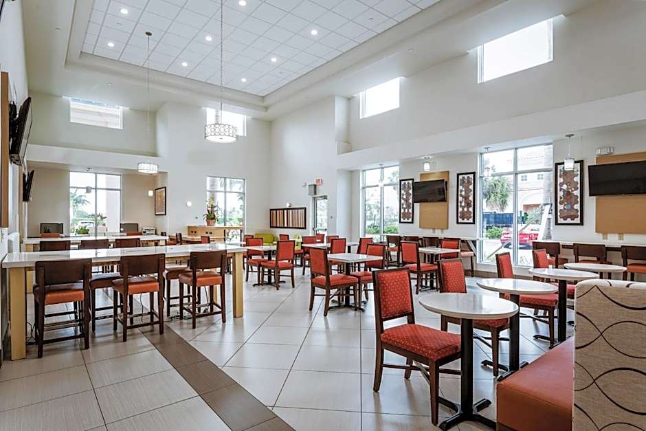 Holiday Inn Express & Suites Boynton Beach West By IHG