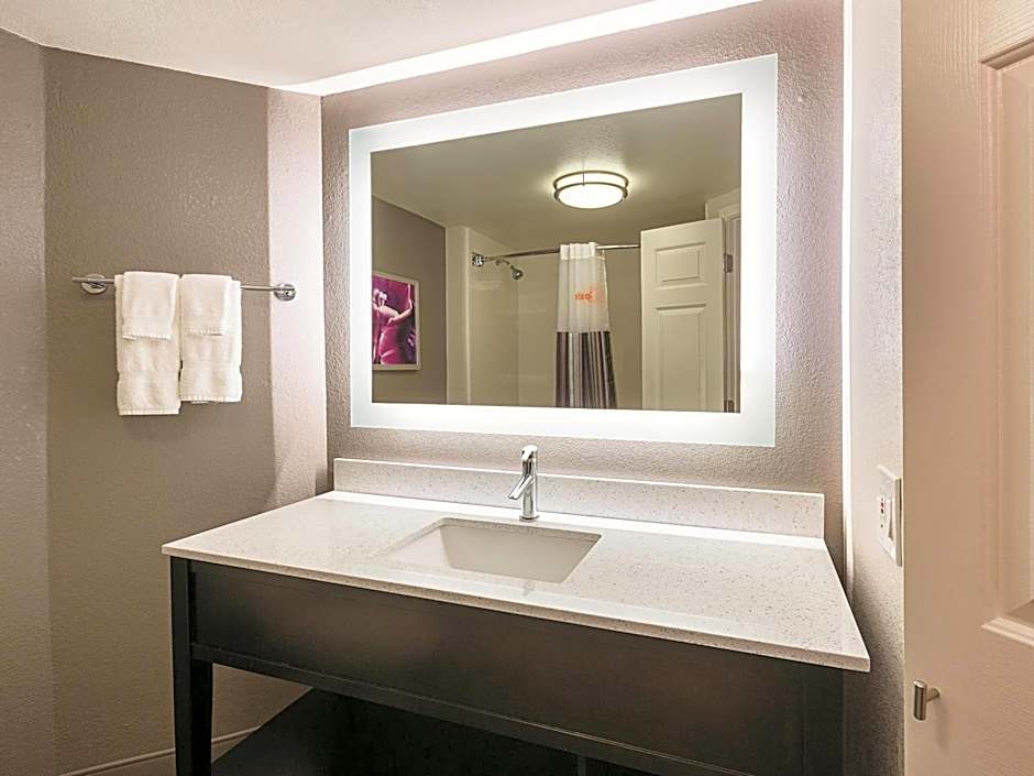 La Quinta Inn & Suites by Wyndham Atlanta Alpharetta