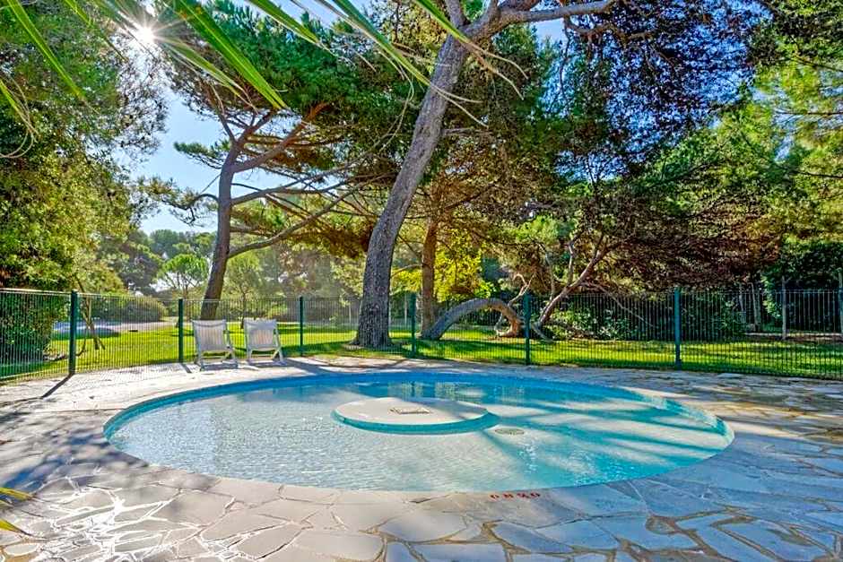 LA BADINE 5p Plage piscine clim jacuzzi parc luxuriant