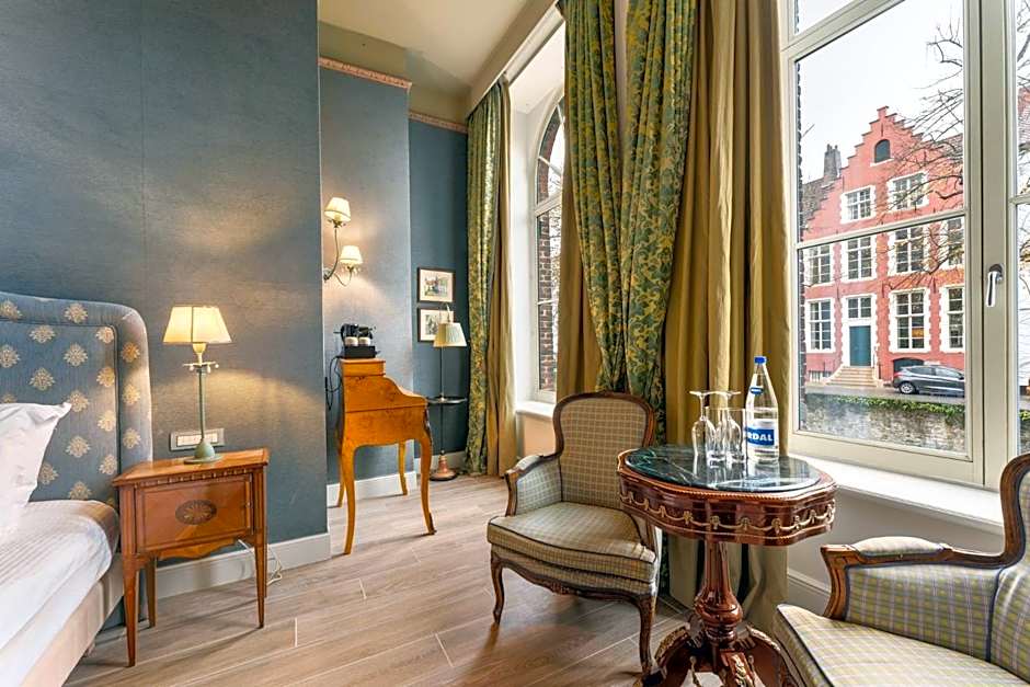 Canal Suites