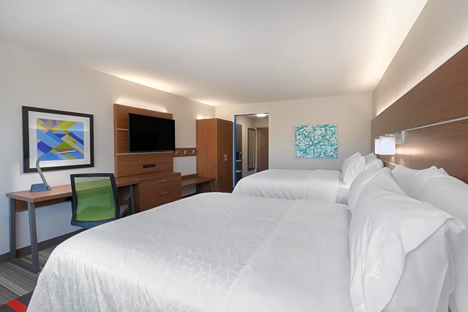 Holiday Inn Express and Suites Lake Havasu London Bridge