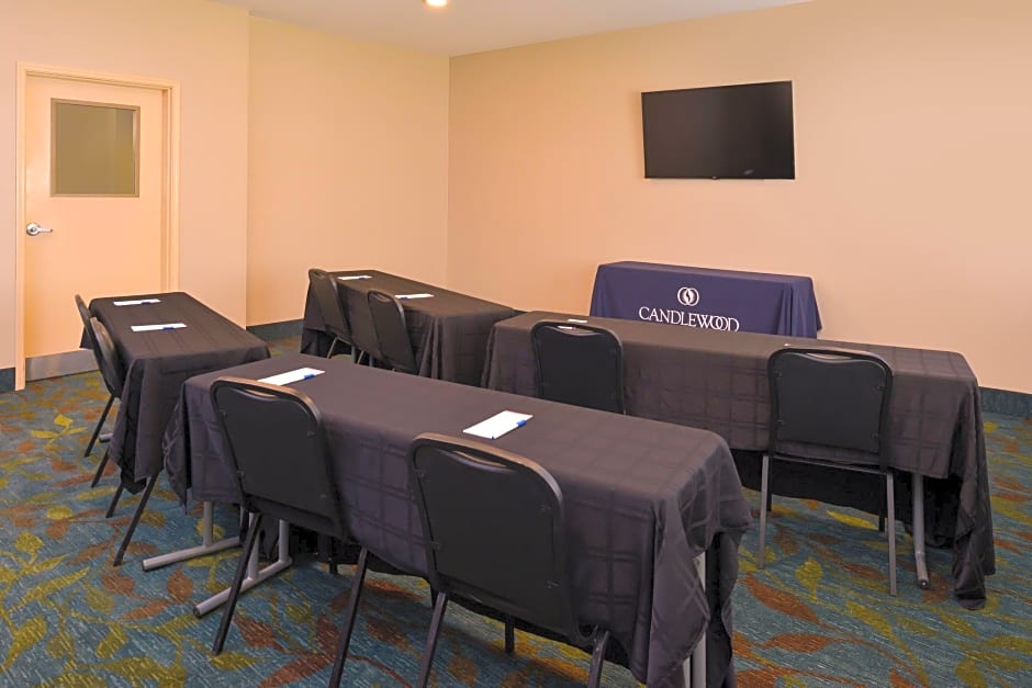 Candlewood Suites Bloomington-Normal