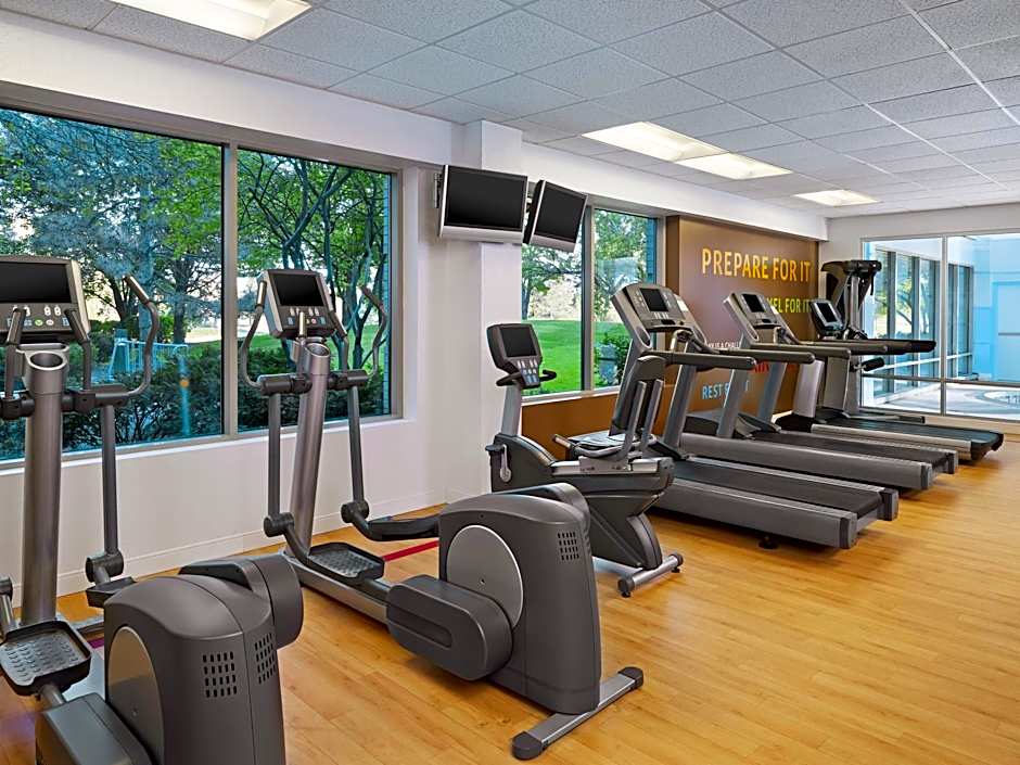 Sheraton Suites Chicago Elk Grove