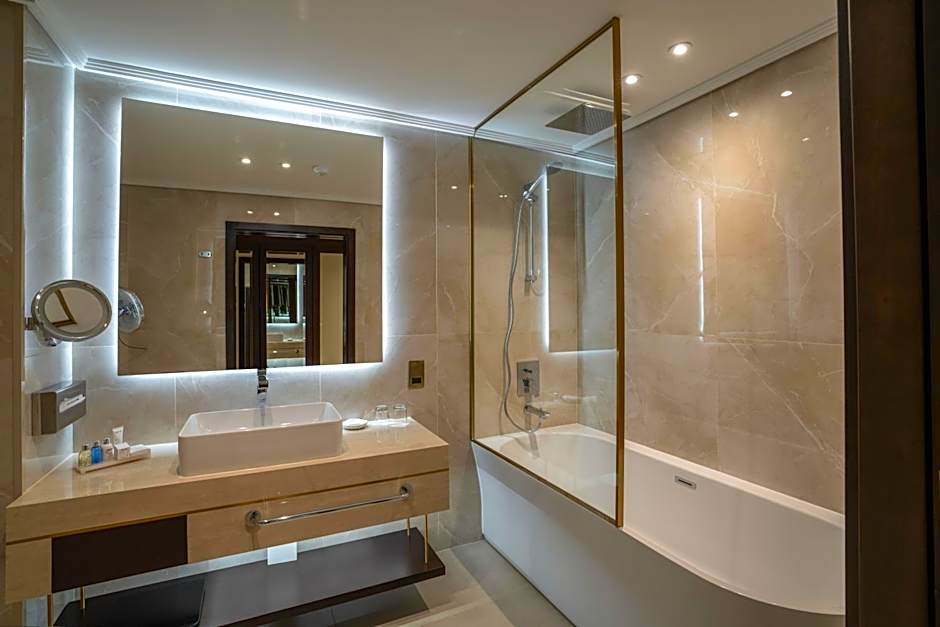 The Diplomat Radisson Blu Residence