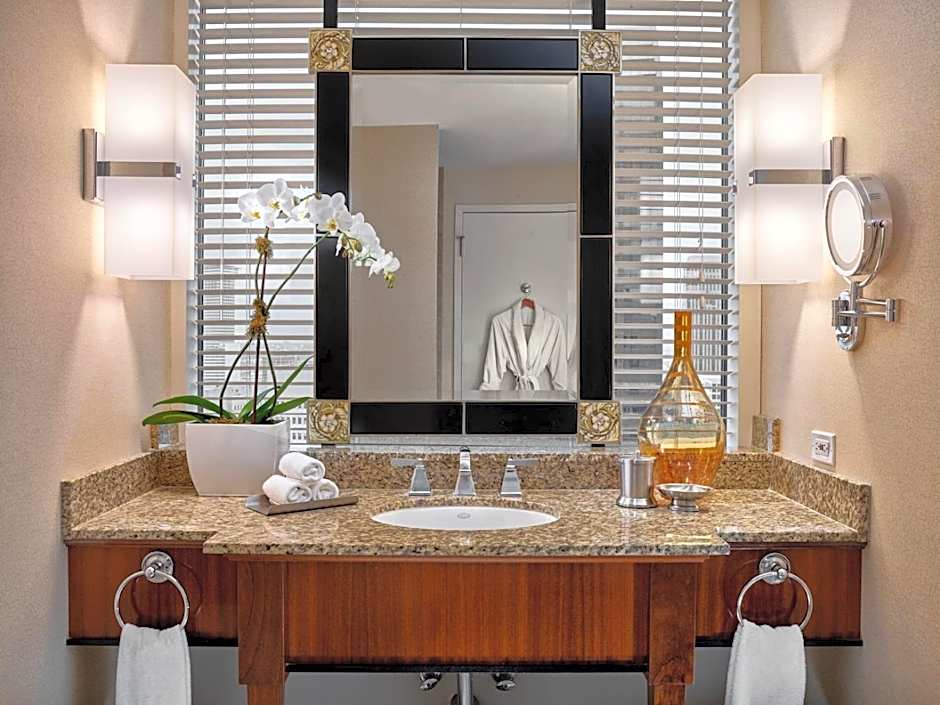 Loews New Orleans Hotel