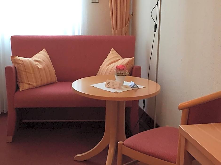 Hotel Rose Heidelberg inklusive Frühstück, Saunanutzung und Parkplätze nach Verfügbarkeit