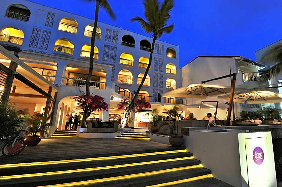Holland House Beach Hotel
