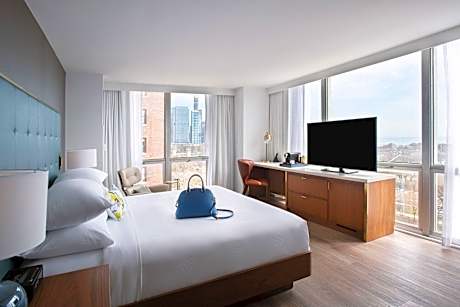 Superior, Guest room, 1 King, City view