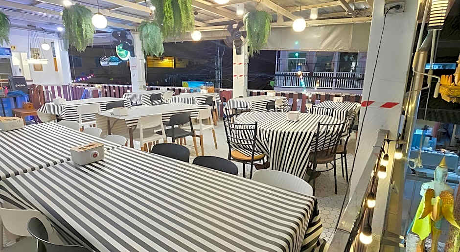 Chilli Hotel & Restaurant