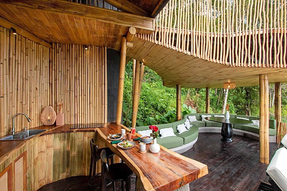 3 Bdr - Luxury Cliffside Bamboo Villa