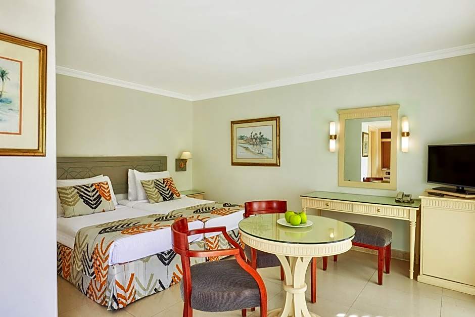 Cairo Pyramids Hotel