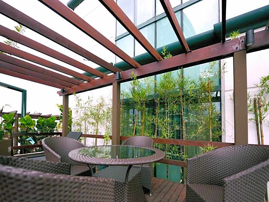 Hock Lee Hotel & Residences