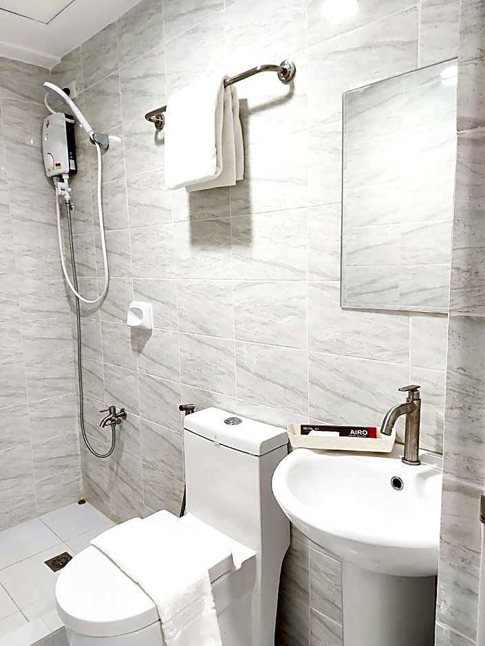 Airobedz Mckinley – Manila, Metro Manila, NY