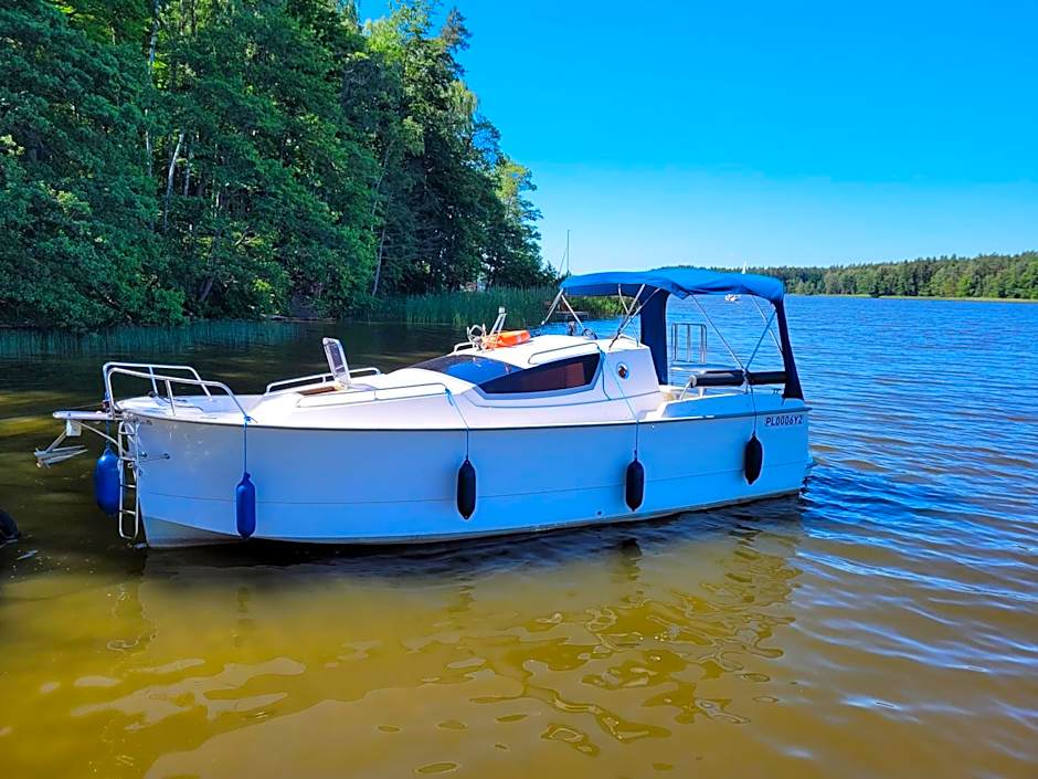 Photo 1 of 3 of Yacht