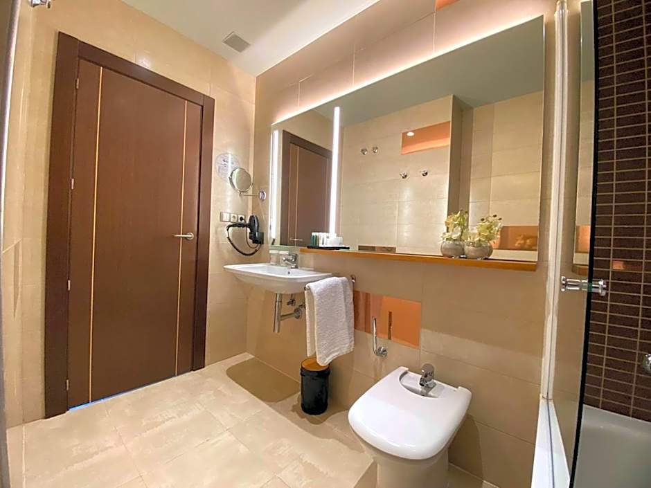 ON ALETA ROOM designed for adults