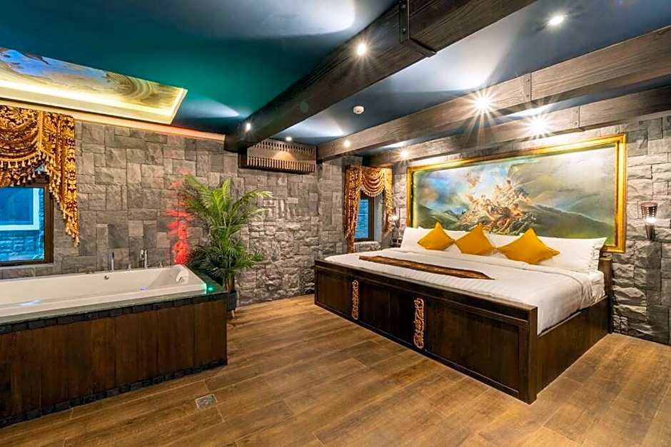 The Castle Pratumnak Hill Pattaya 6 Bedroom