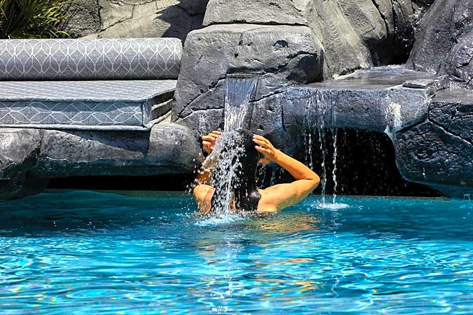 Mountain and Sea Suites