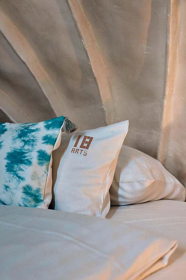 18Arts Hotel