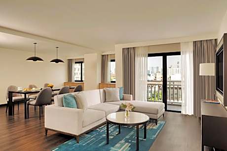 Three-Bedroom Apartment with Balcony