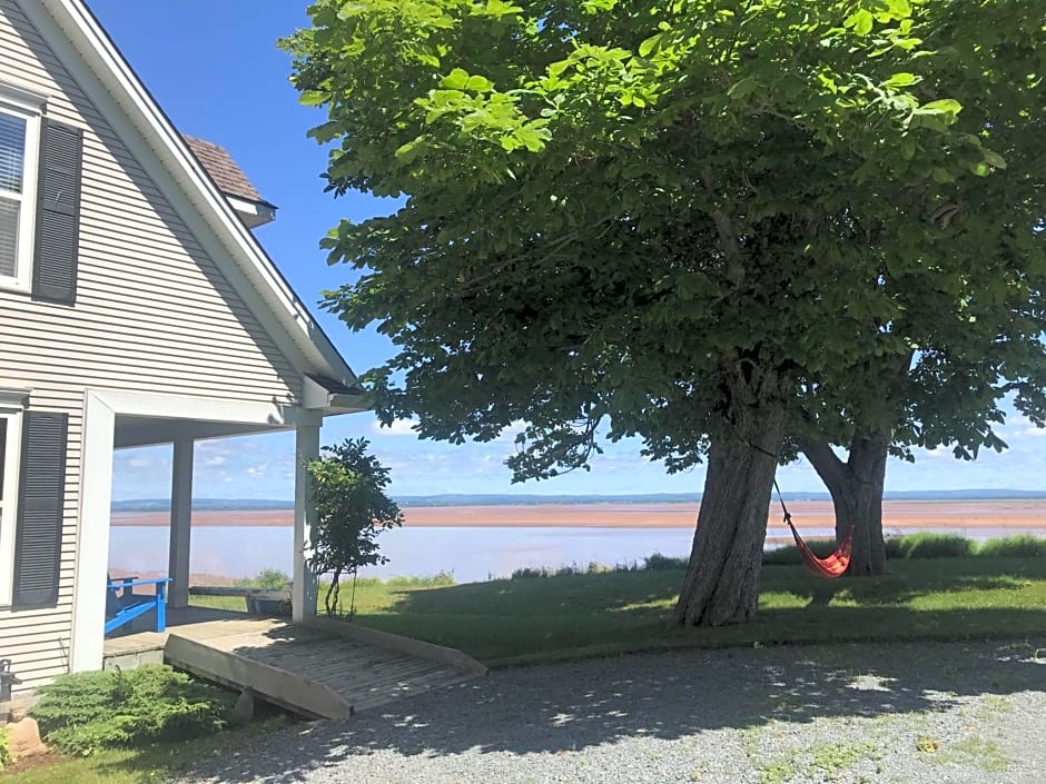 Cresthaven By the Sea