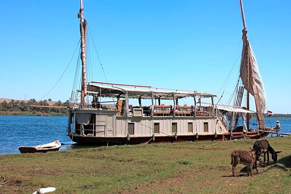 Luxor Dahabiya Nile Cruise Private Family