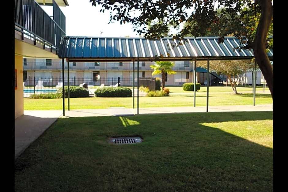 OYO Hotel Audubon Baton Rouge Port Allen I-10