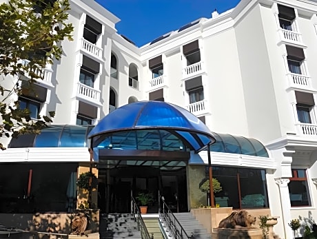 PARADISE ISLAND HOTEL