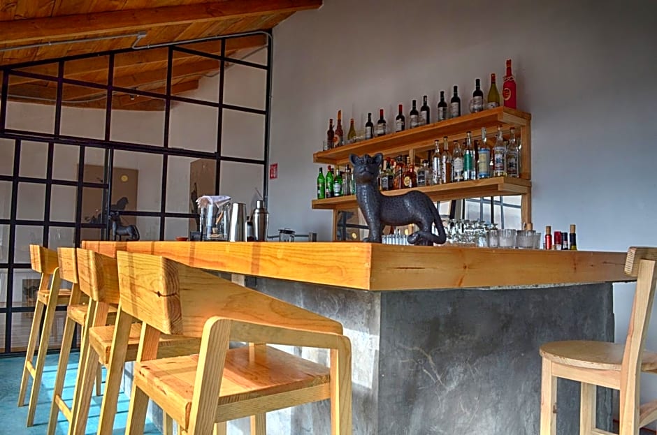 La Tozi Hotel