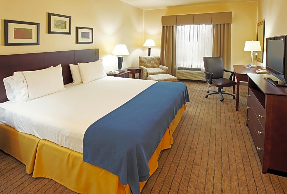 Holiday Inn Express Hotel & Suites Marshall By IHG