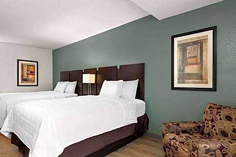 Queen Room with Two Queen Beds - Non-Smoking
