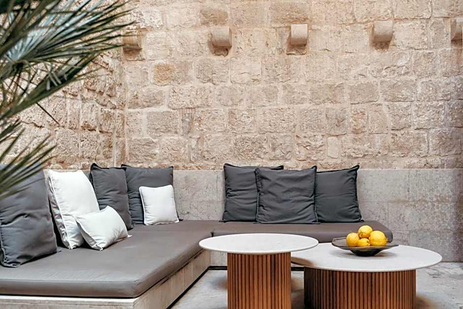 Lesic Dimitri Palace