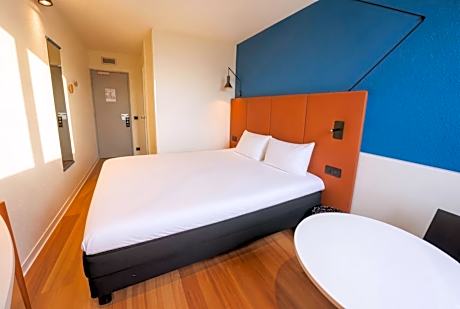 Standard Room with One Double Bed