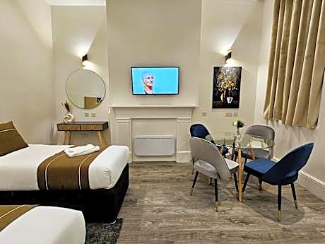 Superior Family Studio