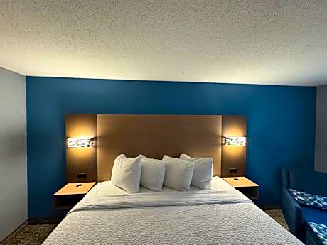 Standard King Room - Non-Smoking