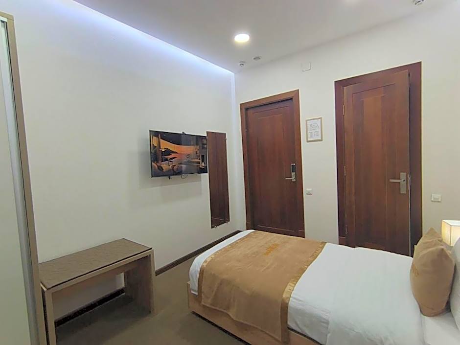 Photo 1 of 6 of Single Room