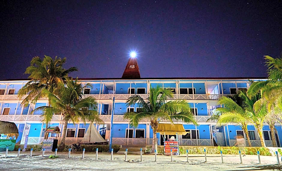 El Faro Beach Front by ÓOL Hotels