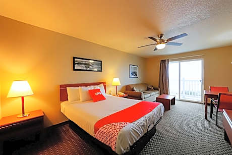 Queen Bed Accessible with Ocean View