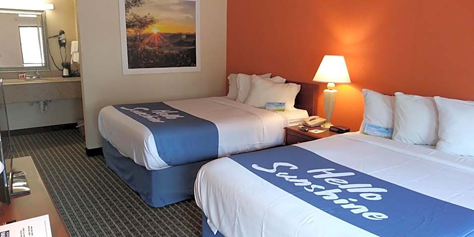 Days Inn by Wyndham Morehead