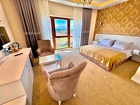 King Room with Mountain View