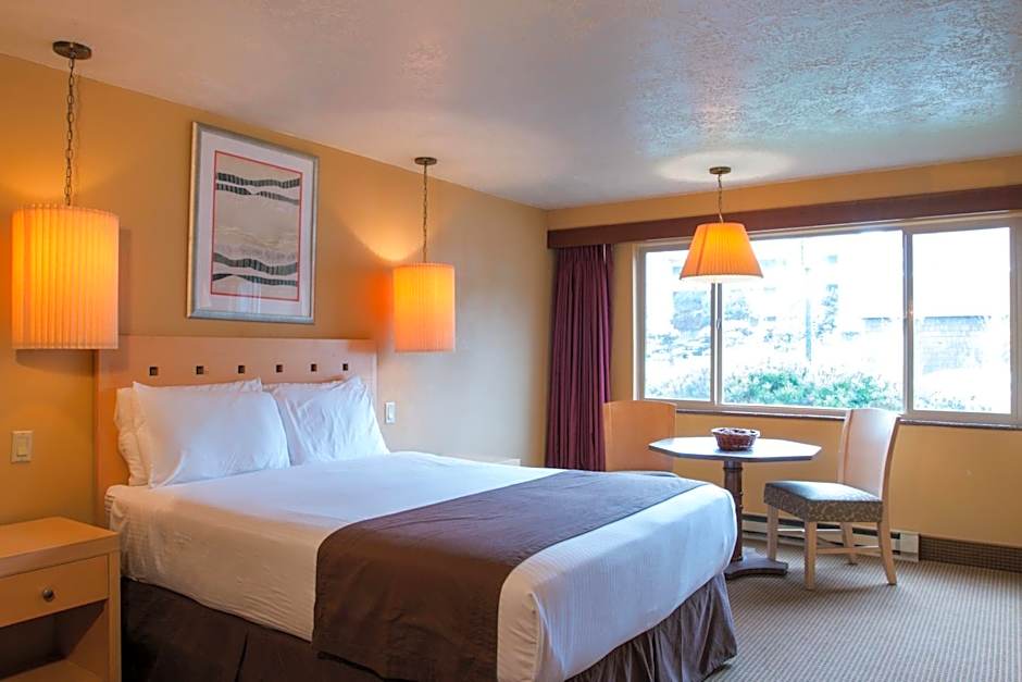 Hi Tide Oceanfront Inn