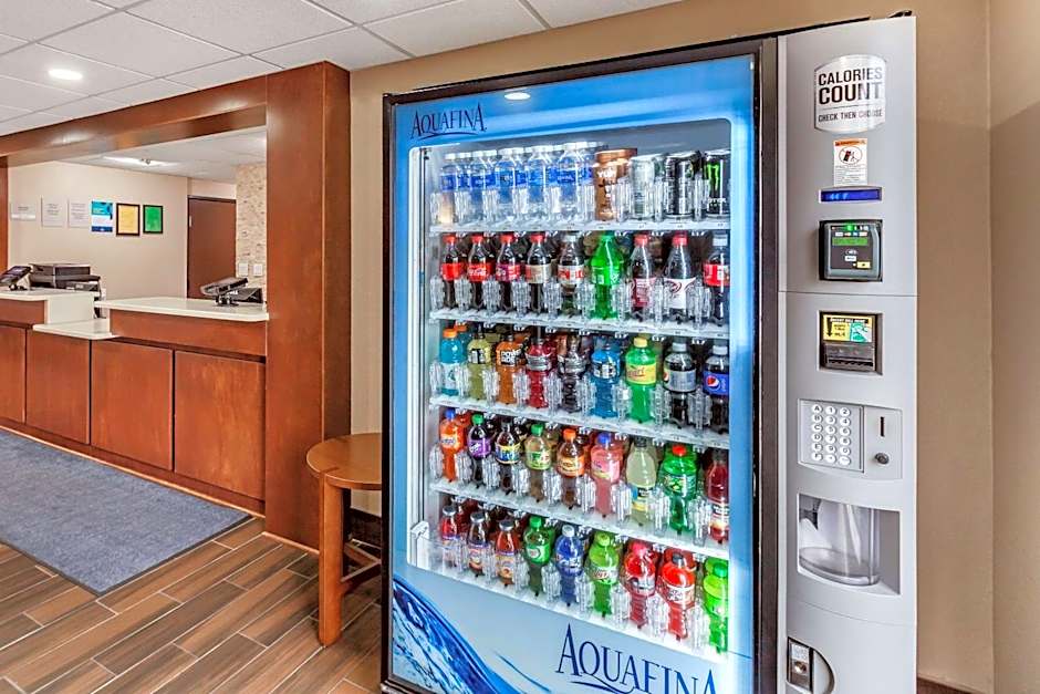 Clarion Pointe Racine - Mount Pleasant