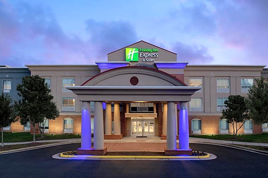 Holiday Inn Express & Suites Alexandria - Fort Belvoir By IHG