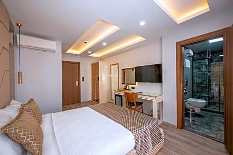 Deluxe Quadruple Room