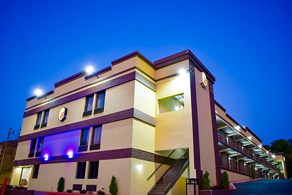 Super 8 by Wyndham Raleigh Downtown South
