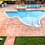 La Quinta Inn & Suites by Wyndham San Antonio Alamo City