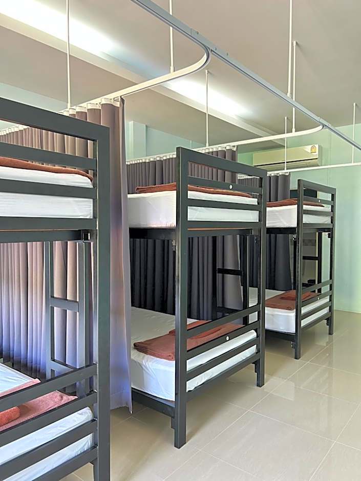 Khaosok Secret Hostel